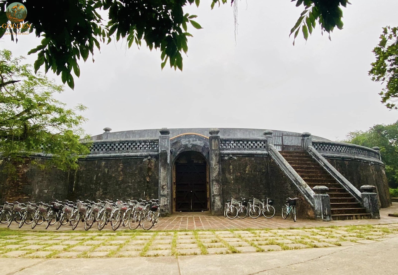 Hue Bike Tour to Thuy Bieu Village: Eco Biking & Cooking Tour